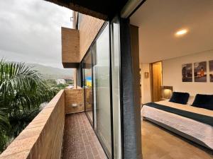 Ένα ή περισσότερα κρεβάτια σε δωμάτιο στο LIV 37 Apartments