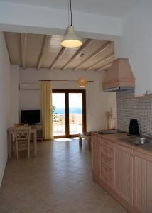Μια τηλεόραση ή/και κέντρο ψυχαγωγίας στο Agali Apartments