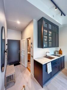 Nhà bếp/bếp nhỏ tại Lumignon Tallinn City centre apartment with free parking spot