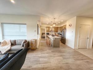 Gallery image of Front row for fireworks Brand new ski-in & out townhouse in Big White