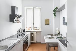 Η κουζίνα ή μικρή κουζίνα στο Casa Fiordaliso - Pavia City - by Host4U