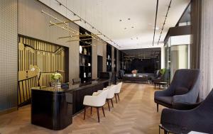 Ein Sitzbereich in der Unterkunft art'otel Zagreb, Powered by Radisson Hotels