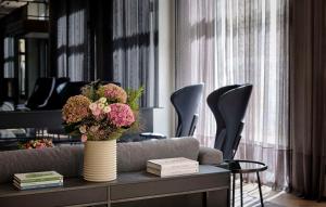 Ein Sitzbereich in der Unterkunft art'otel Zagreb, Powered by Radisson Hotels