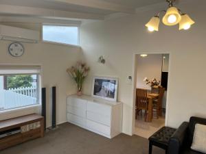 TV a/nebo společenská místnost v ubytování Hillcrest Homestay, NorthShore, Auckland