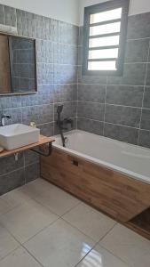 A bathroom at La Kay Cassi