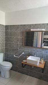 A bathroom at La Kay Cassi