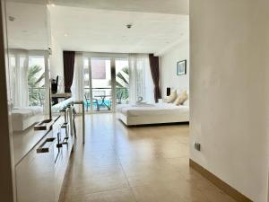 Posezení v ubytování Centara Avenue Residences 1 bedroom Pattaya Center near beach shopping mall + 9 fotografií