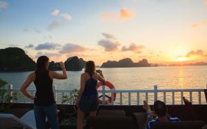 Gallery image of Halong Bay Full Day Trip - 6 Hours Route in Ha Long