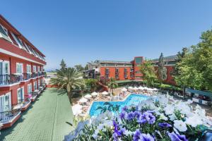 Bazén v ubytování Asdem Park Otel nebo v jeho okolí