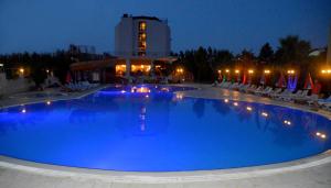 Bazén v ubytování Magic Sun Hotel nebo v jeho okolí