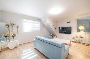 TV a/nebo společenská místnost v ubytování HOTEL mini
