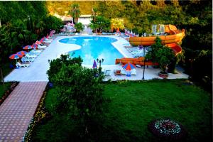 Bazén v ubytování Magic Sun Hotel nebo v jeho okolí