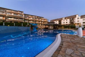 Basen w obiekcie Topola Skies Resort & Aquapark lub w pobliżu