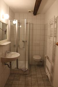 Koupelna v ubytování Das Abendrote Haus + 37 fotografií