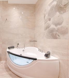 Fotografie z fotogalerie ubytování Stylish Corner Maisonette - Sunflower v destinaci Birkirkara