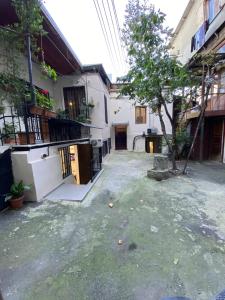 Будівля апартаментів +6 фото