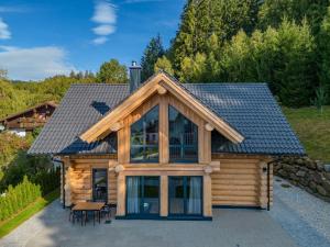 a log cabin with a roof at Ahütten in Bodenmais