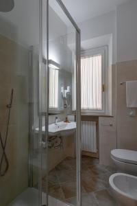 A bathroom at Albergo Reggio