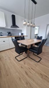 Kuchyň nebo kuchyňský kout v ubytování Gemütliche Ferienwohnung in Elbingerode/Harz