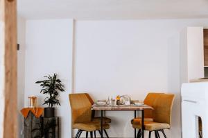 Posedenie v ubytovaní Das Schutzhaus-Bed and Breakfast-Dein Basislager im Salzkammergut