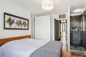 Postel nebo postele na pokoji v ubytování Villa The Treport - terrasses & vue mer