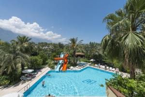 Bazén v ubytování Asdem Park Otel nebo v jeho okolí