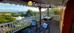 Rõdu või terrass majutusasutuses L'Odyssée - 3 pièces, piscine et mer, idéalement situé