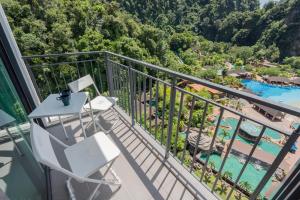 Bazén v ubytování Ipoh Tambun Sunway Onsen Suite 3R2B Maya nebo v jeho okolí