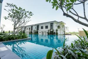 Bazén v ubytování Ipoh Tambun Sunway Onsen Suite 3R2B Maya nebo v jeho okolí