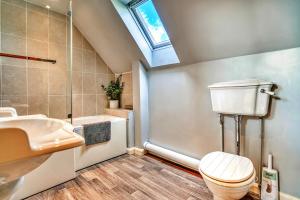Koupelna v ubytování Finest Retreats - Gag Barn + 19 fotografií