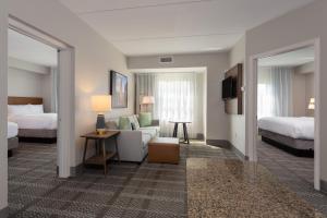 Postel nebo postele na pokoji v ubytování Staybridge Suites Buffalo by IHG