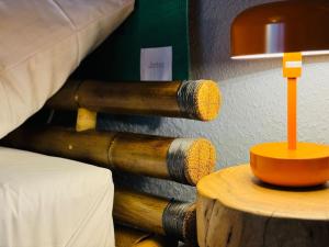 Postel nebo postele na pokoji v ubytování Klassen Stay - Design Studio in 11 Etage - Tolle Aussicht - Sauna, Pool - Netflix