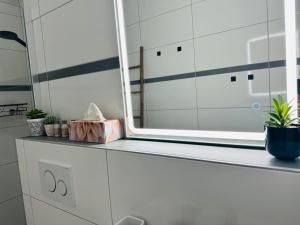Koupelna v ubytování Klassen Stay - Design Studio in 11 Etage - Tolle Aussicht - Sauna, Pool - Netflix