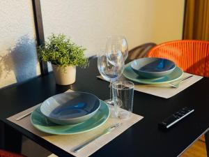 Fotografie z fotogalerie ubytování Klassen Stay - Design Studio in 11 Etage - Tolle Aussicht - Sauna, Pool - Netflix v destinaci Lahnstein