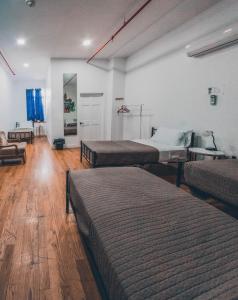 Posezení v ubytování NY Moore Hostel