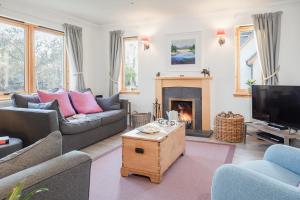 TV/trung tâm giải trí tại Oak Cottage - Seasgair Lodges