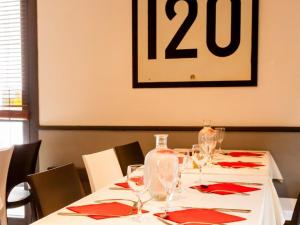 Restaurace v ubytování Hébergement Insolite Picasso