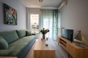 Μια τηλεόραση ή/και κέντρο ψυχαγωγίας στο Central Studio SKG