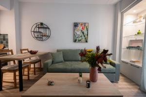 Χώρος καθιστικού στο Central Studio SKG