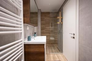 Ένα μπάνιο στο Central Studio SKG +57 φωτογραφίες