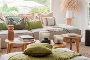 Gallery image of VILLA KARAMISO - Piscine à débordement & Vue sur mer - Accès Plage in Saint-François +28 photos