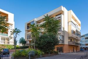 una imagen de un edificio de apartamentos en Les Frégates Balaruc Les Bains, en Balaruc-les-Bains