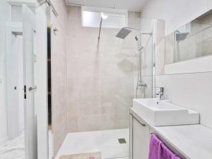 Et badeværelse på Alojamientos Fenix + 21 billeder