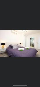 Ένα ή περισσότερα κρεβάτια σε δωμάτιο στο Casa Lucie Luxury 3 Bed detached villa in Los Mojones PDC