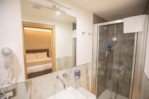 Hotel Maximus的一间浴室