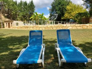 camping nature le Valenty mobil-home-Dordogne panoramique clim piscine外面的花园