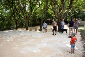 入住camping nature le Valenty mobil-home-Dordogne panoramique clim piscine的客人