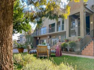 Amoris Guesthouse In Waterkloof Ridge外面的花园