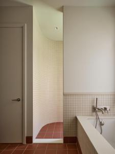 Vonios kambarys apgyvendinimo įstaigoje Le Grand Bercail