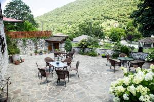 En generel udsigt til bjerge eller udsigt til bjerge taget fra pensionatet